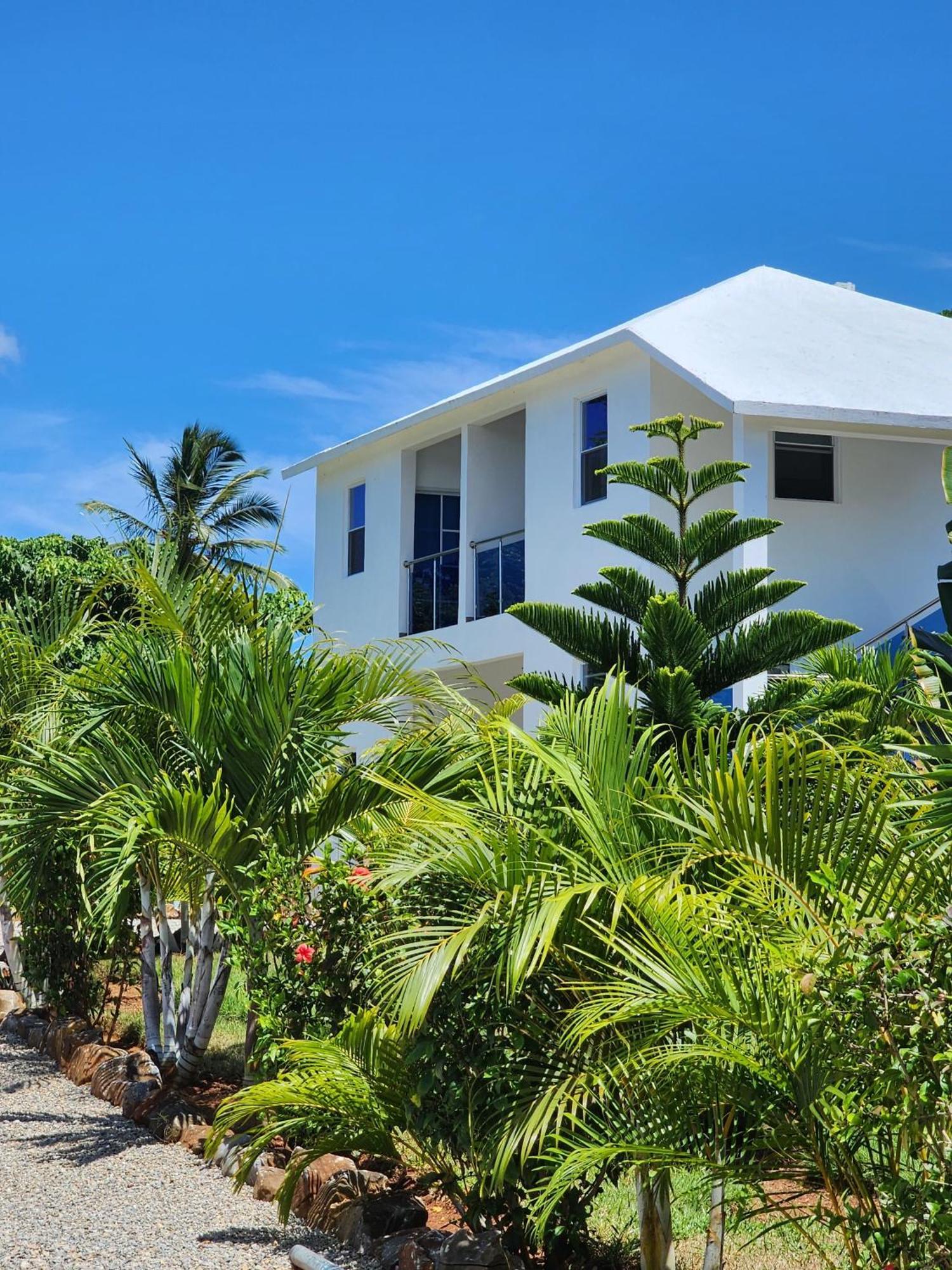 Bella Villa Room With Large Pool And Close To Beach 拉斯加勒拉斯 外观 照片